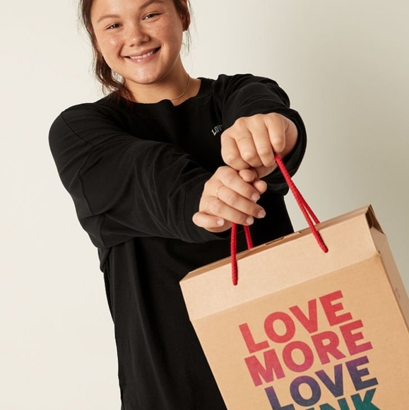 VICTORIA SECRET PINK BLACK VARSITY LONG SLEEVE CREW TEE & LEGGING GIFT SET - Picture 4 of 5